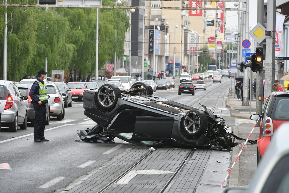 Višestruki sudar u zagrebačkoj Dubravi (Snimio Goran Mehkek/Cropix)